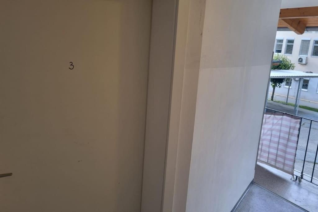 Apartment Mit 2 Betten Inklusive Gratis Parkplatz Грац Экстерьер фото